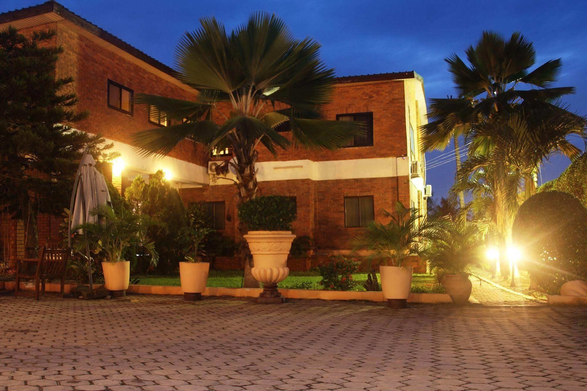 Joy Family Lodge Amasaman Exteriér fotografie